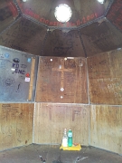 37 Interno bivacco Ferrario